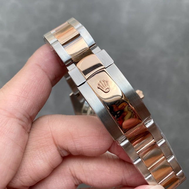 SKY-DWELLER TWO-TONE 42 ROSE GOLD BEZEL GREY DIAL