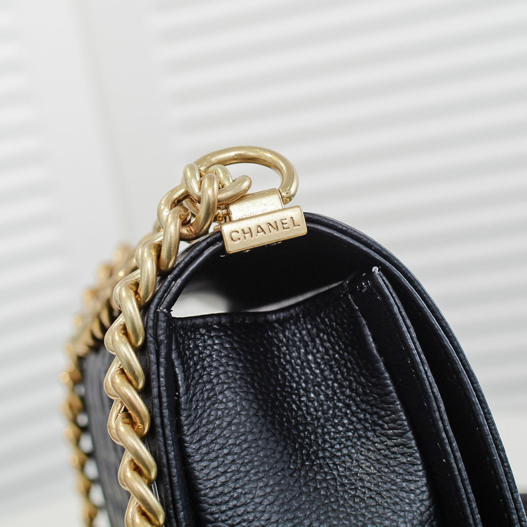 CAVIAR BOY BAG MEDIUM 67086 BLACK