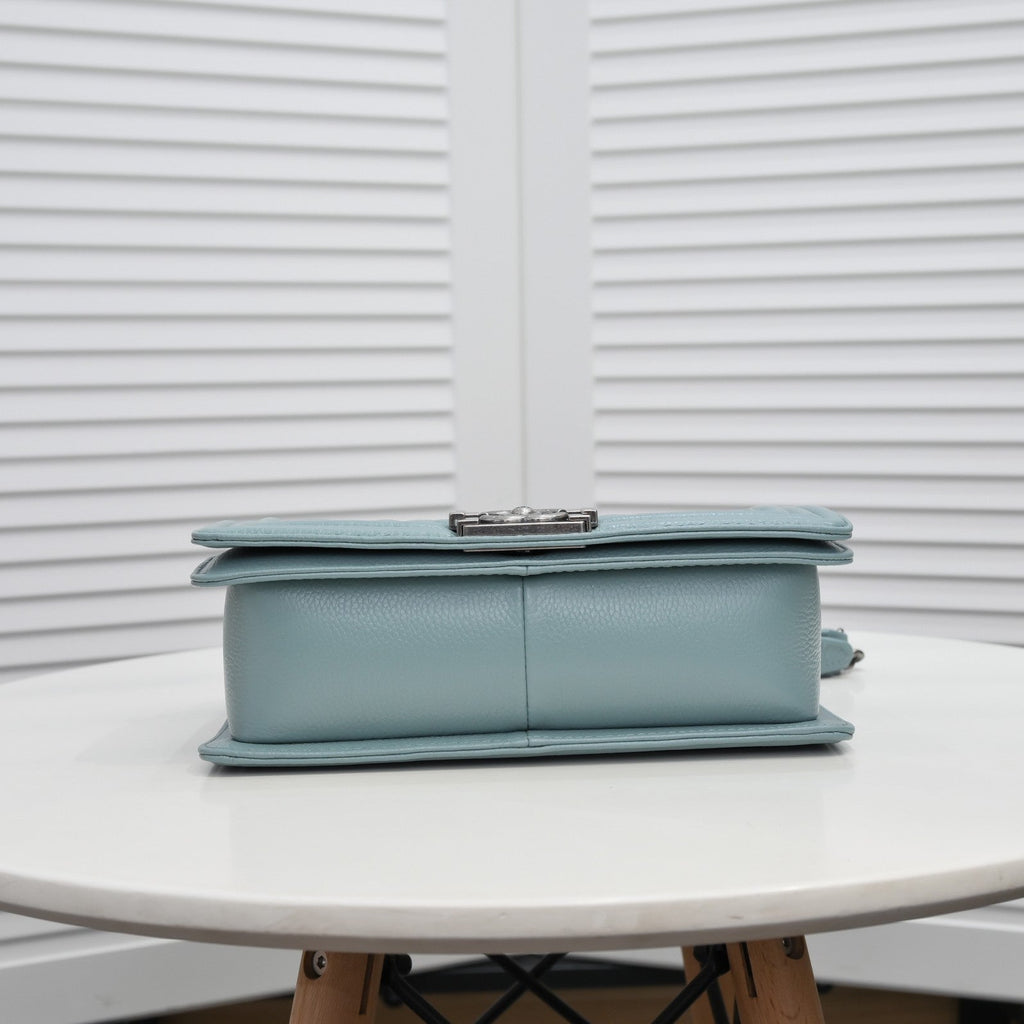 CAVIAR BOY BAG MEDIUM 67086 TURQUOISE