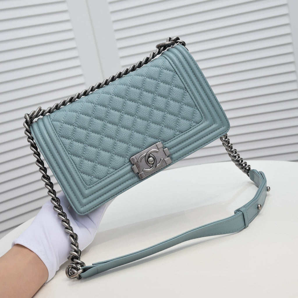 CAVIAR BOY BAG MEDIUM 67086 TURQUOISE