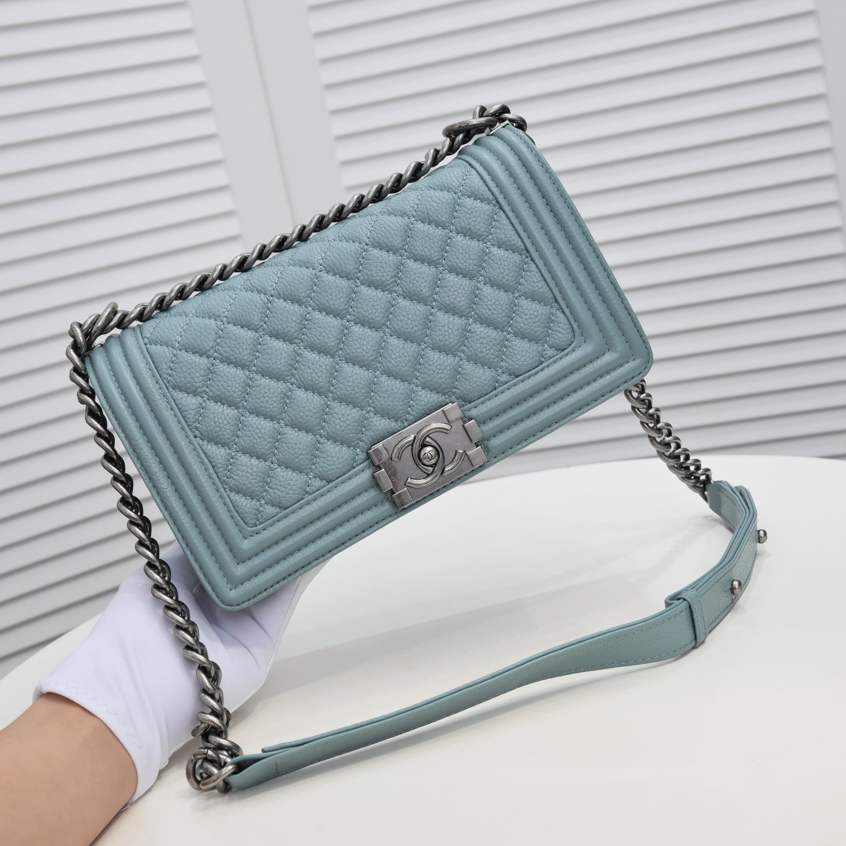 CAVIAR BOY BAG MEDIUM 67086 TURQUOISE