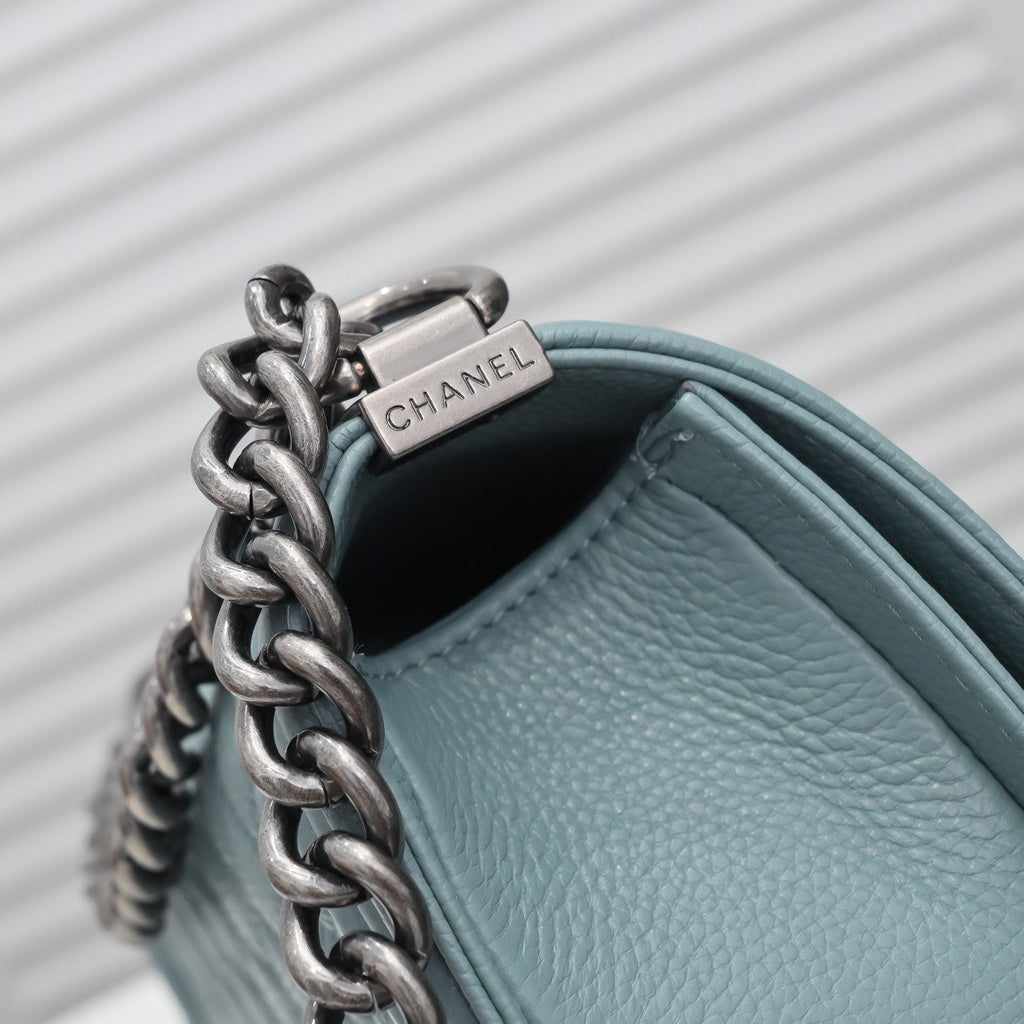CAVIAR BOY BAG MEDIUM 67086 TURQUOISE