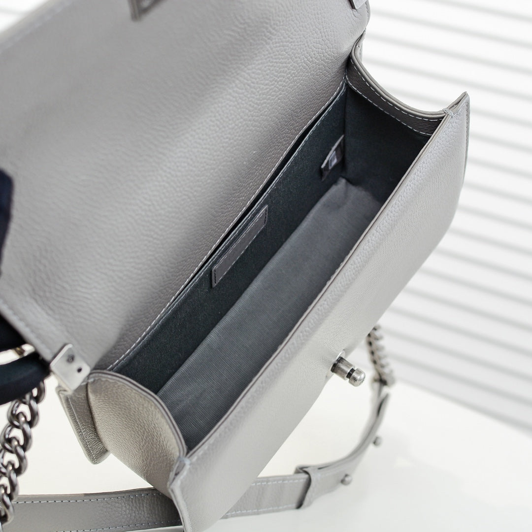 CAVIAR BOY BAG MEDIUM 67086 GREY