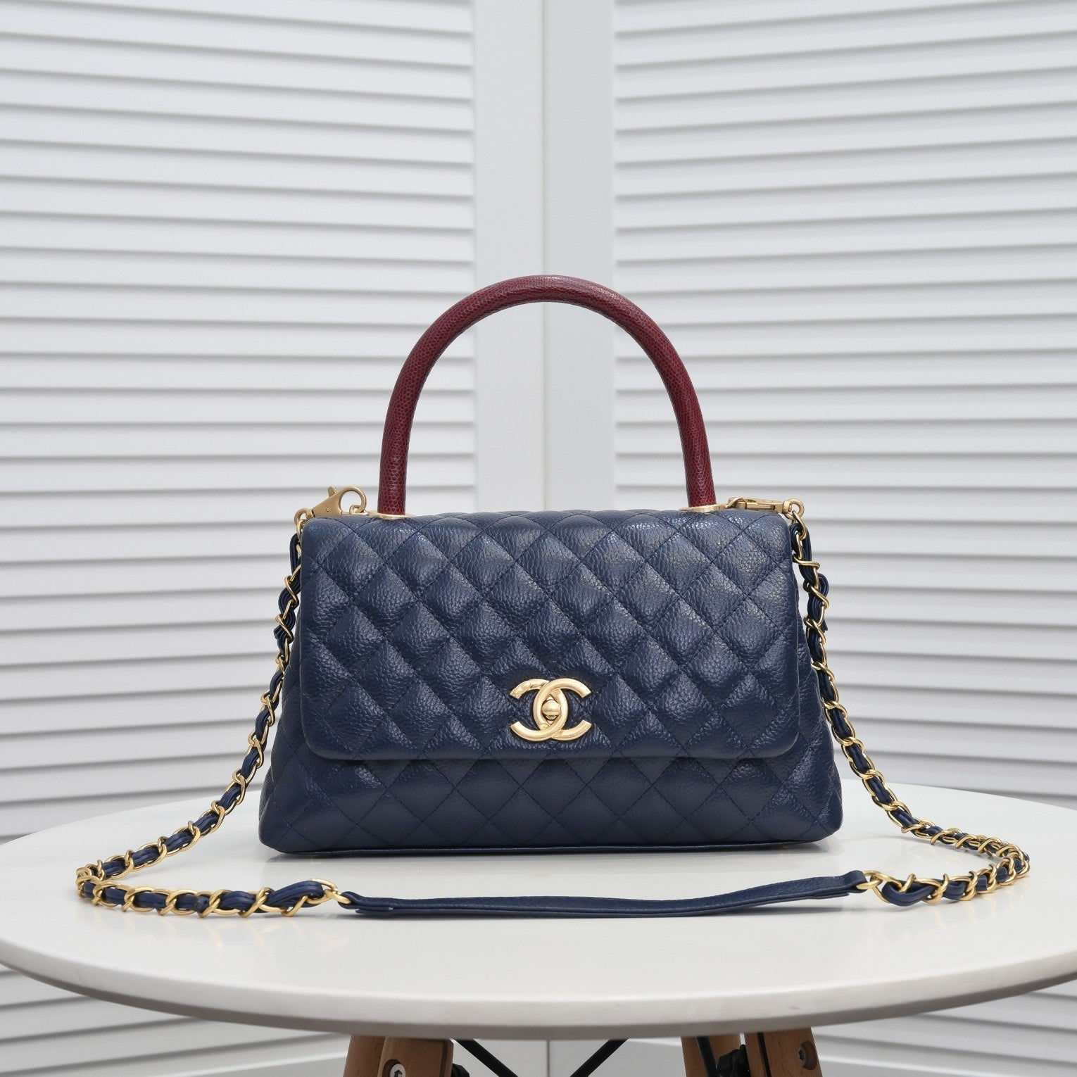 QUILTED CAVIAR 28CM 92992 DARK BLUE