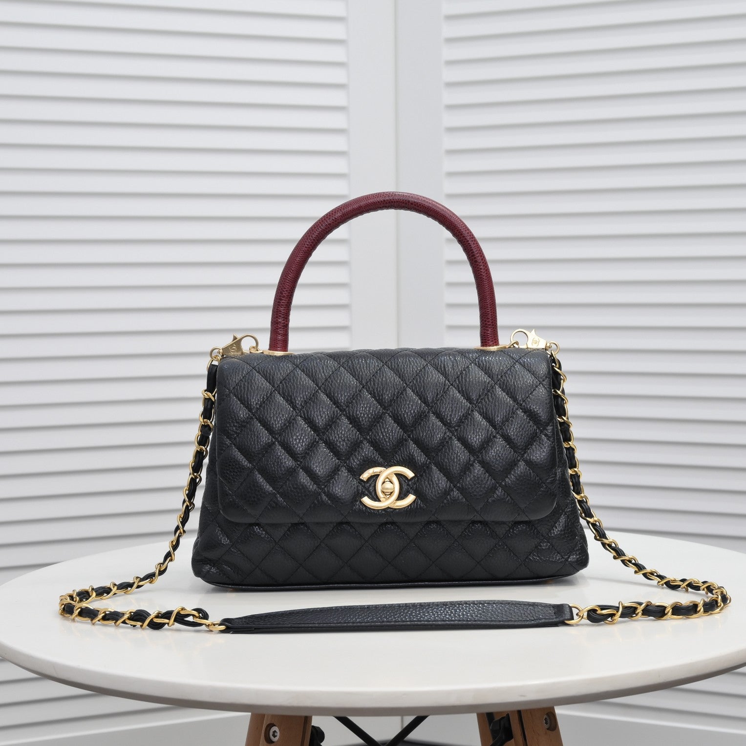 QUILTED CAVIAR 28CM 92992 BLACK
