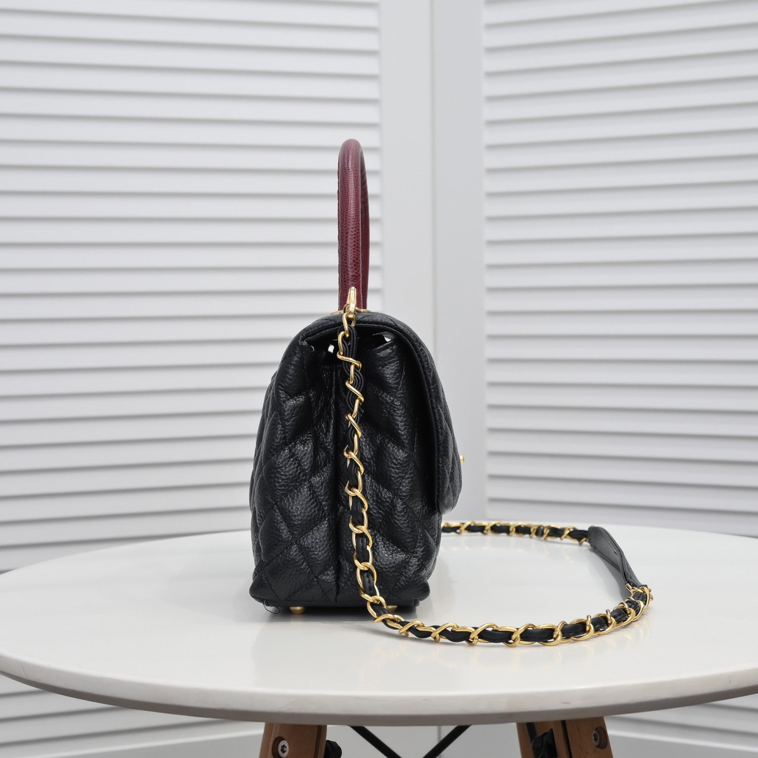 QUILTED CAVIAR 28CM 92992 BLACK
