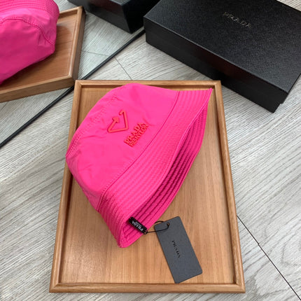BUCKET HAT IN BRIGHT PINK RE-NYLON 234102