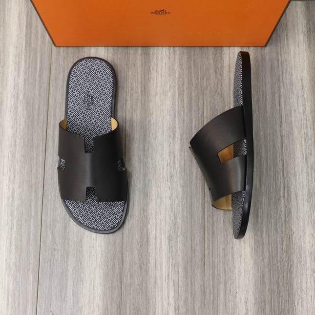 HM IZMIR SANDAL BLACK WITH WHITE MOTIF CALFSKIN