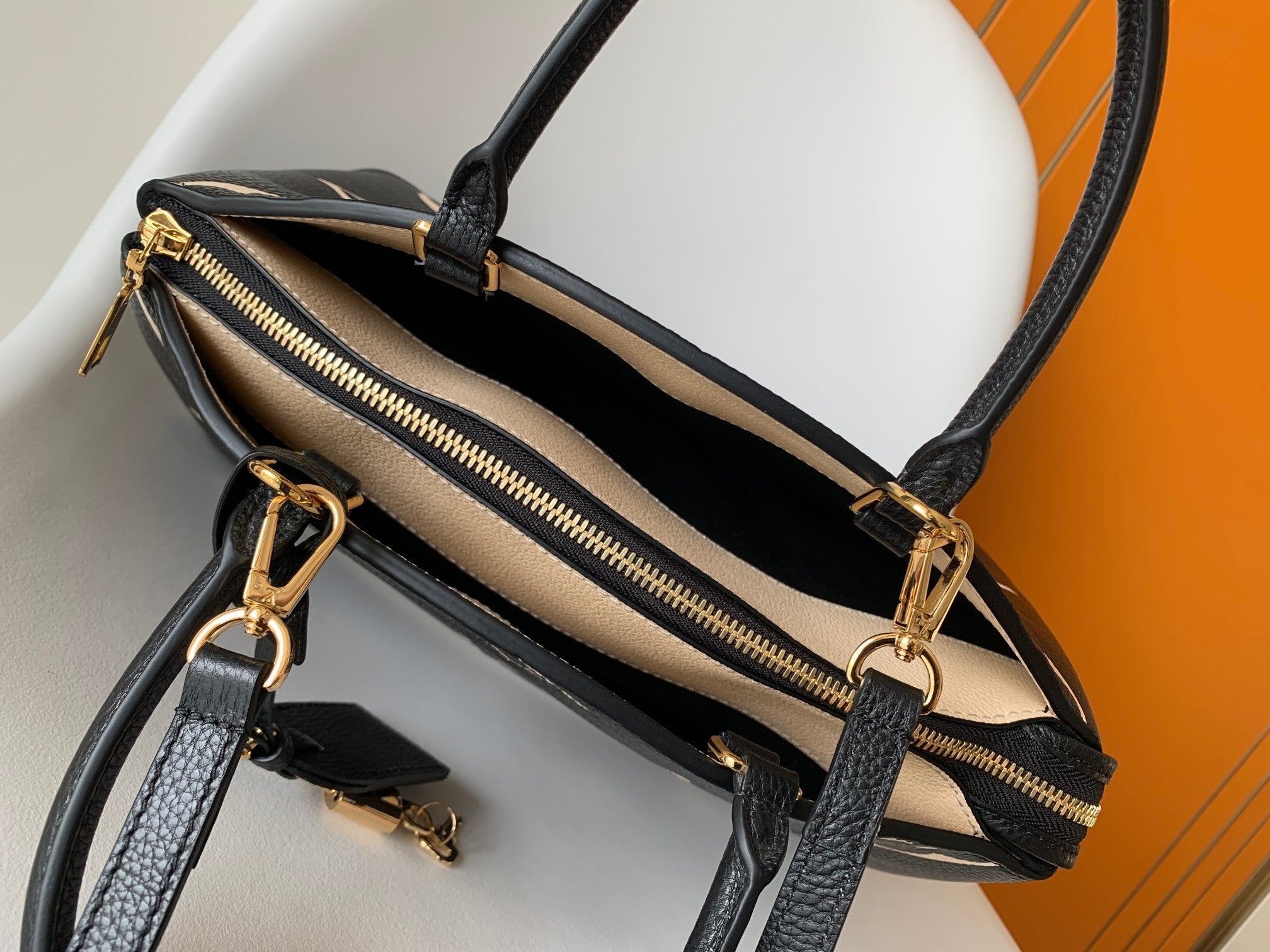 PETIT PALAIS PM LARGE SHOULDER BAG 34 IN BLACK MIX BEIGE EMBOSSED COWHIDE GOLD-TONE HARDWARE
