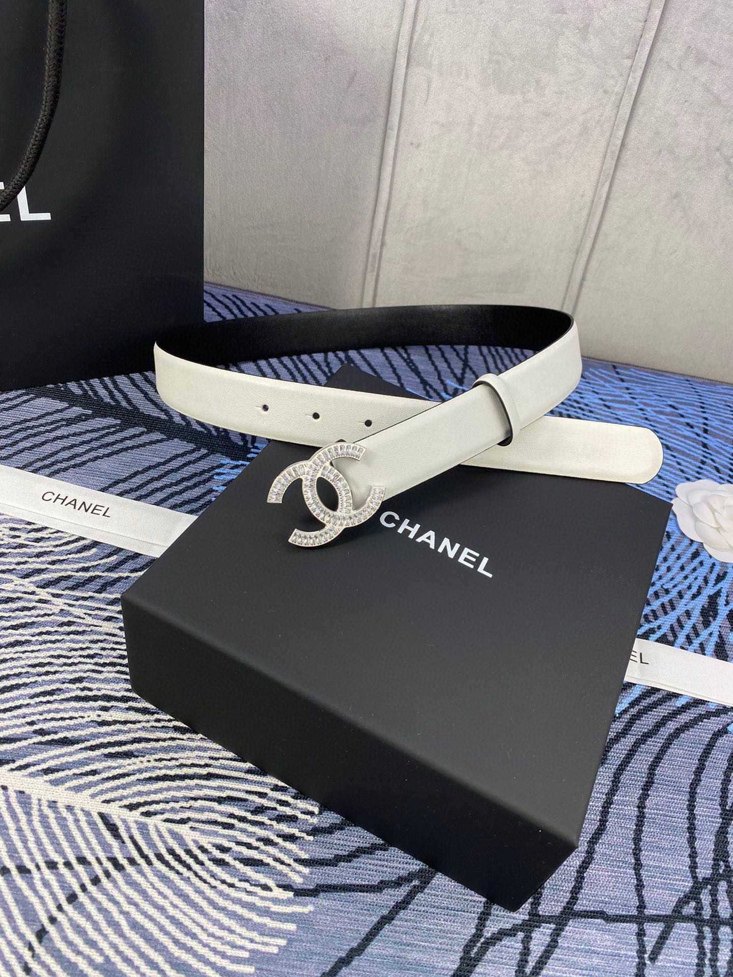 CC BELT 30 MM IN WHITE CALFSKIN 615098