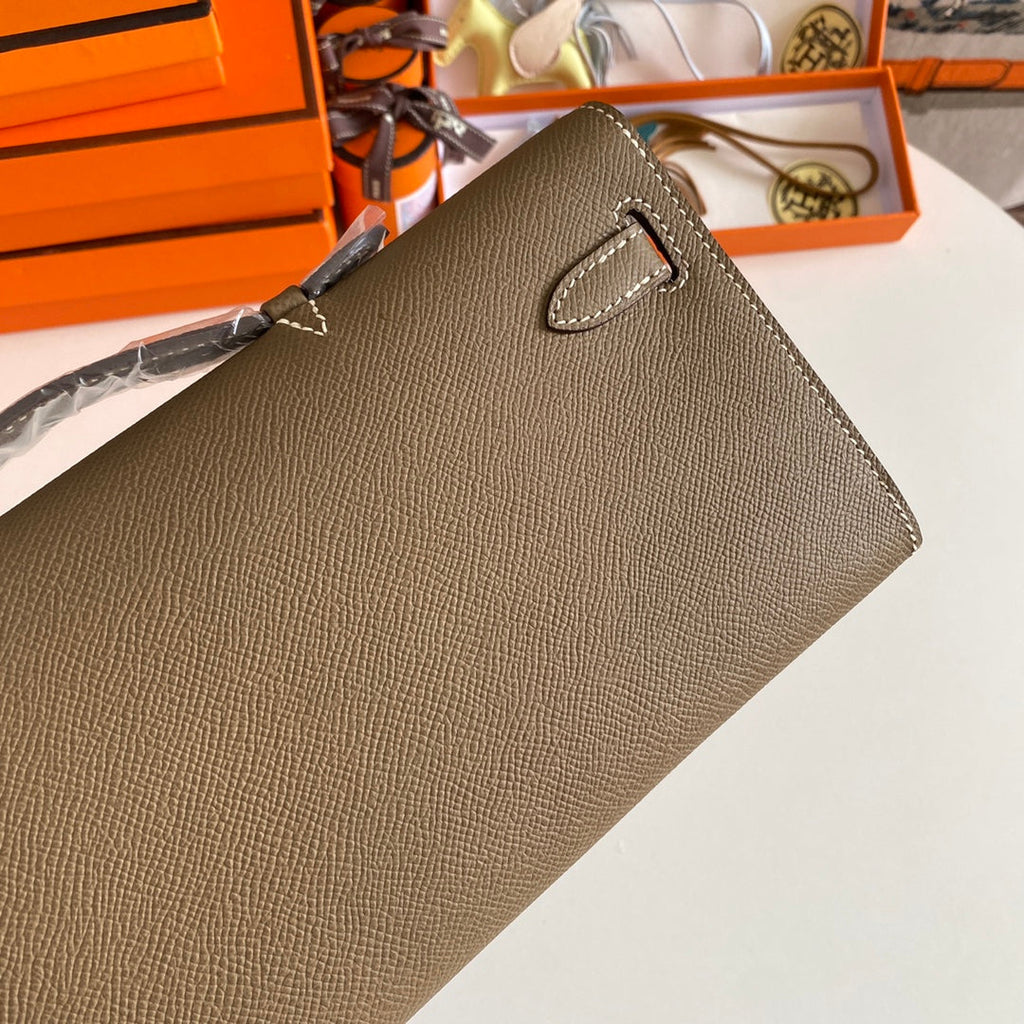 KELLY CUT 31 IN MOCHA BROWN CALFSKIN WITH GOLD HARDWARE