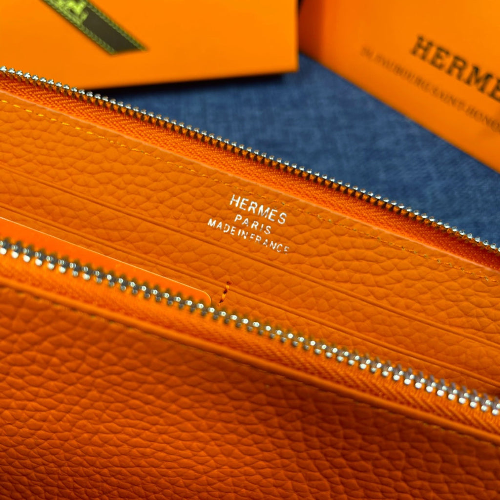 HM SILK'IN HOLED WALLET 19 ORANGE GRAINED CALFSKIN