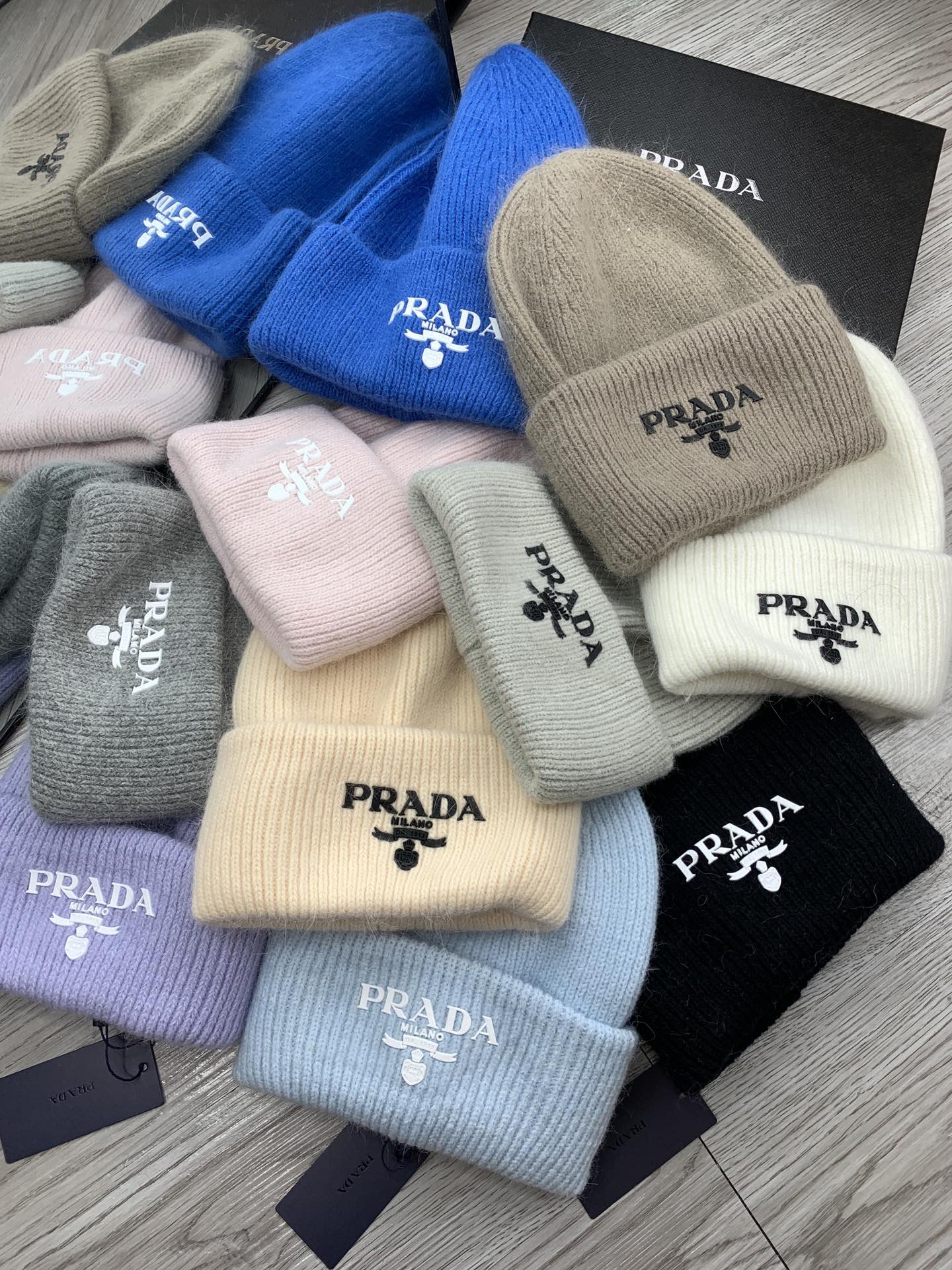 BEANIE HAT IN COBALT BLUE WOOL 108752