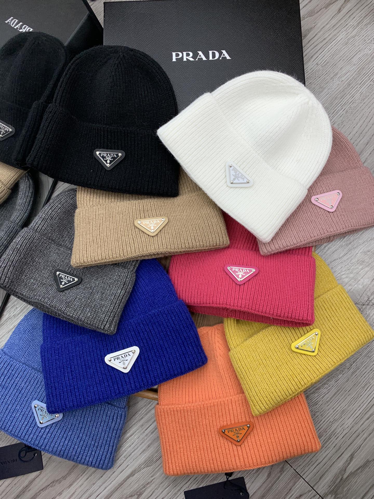 BEANIIE HAT IN WHITE WOOL 335040