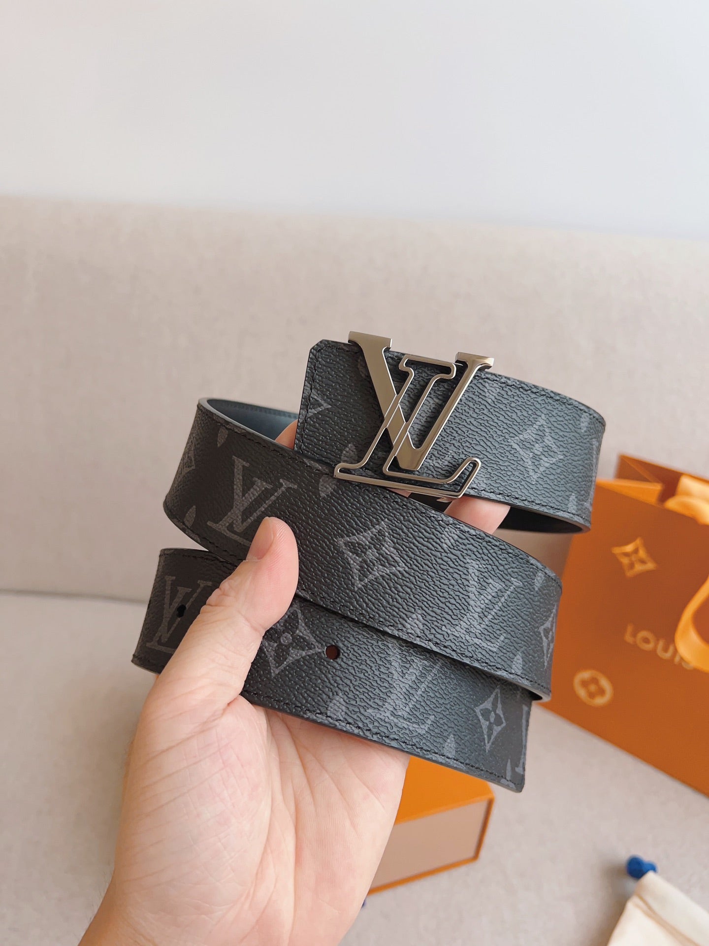 LV 25S BELT 40 MM IN BLACK MIX GREY CALFSKIN 593204