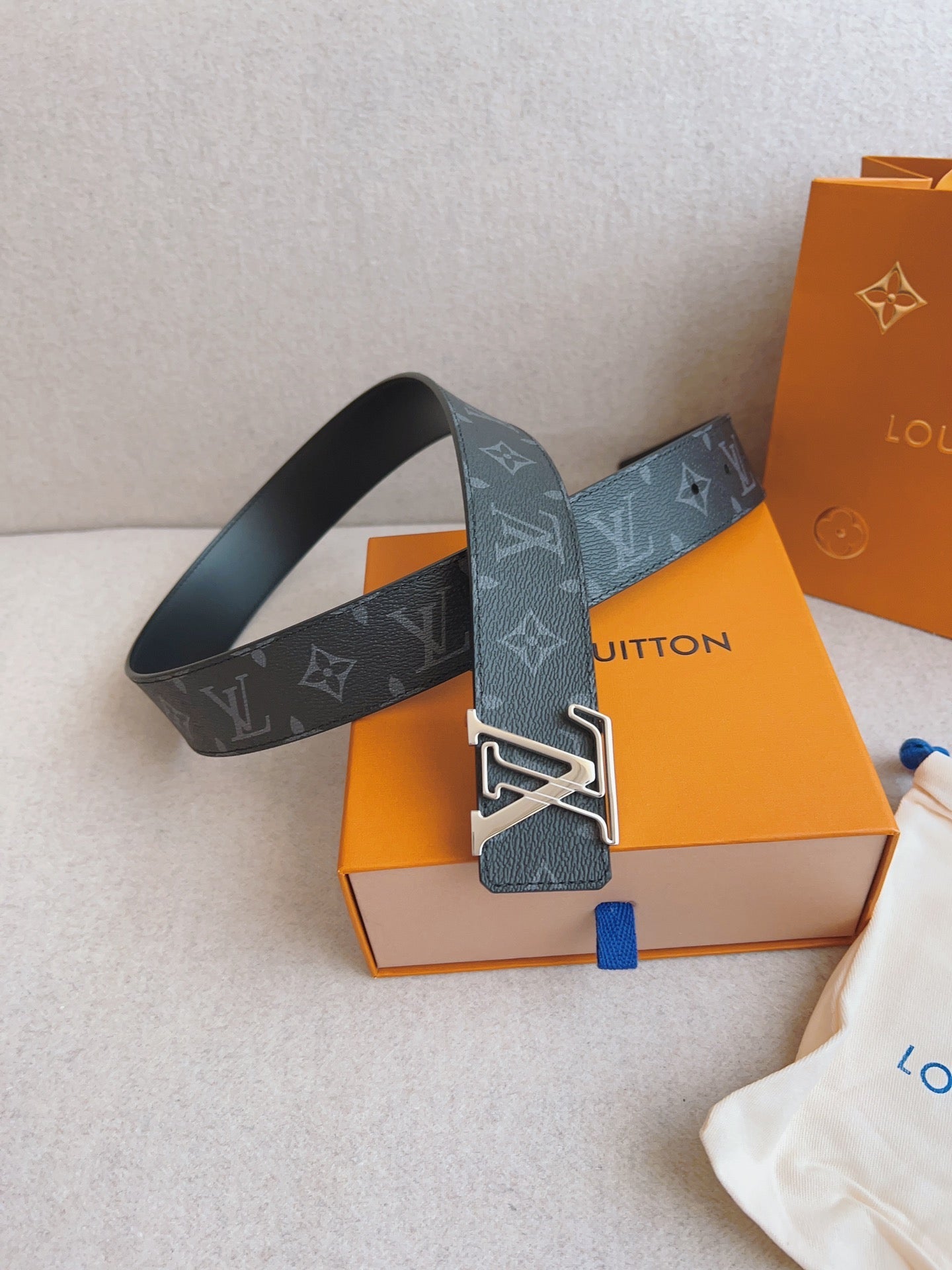LV 25S BELT 40 MM IN BLACK MIX GREY CALFSKIN 593206