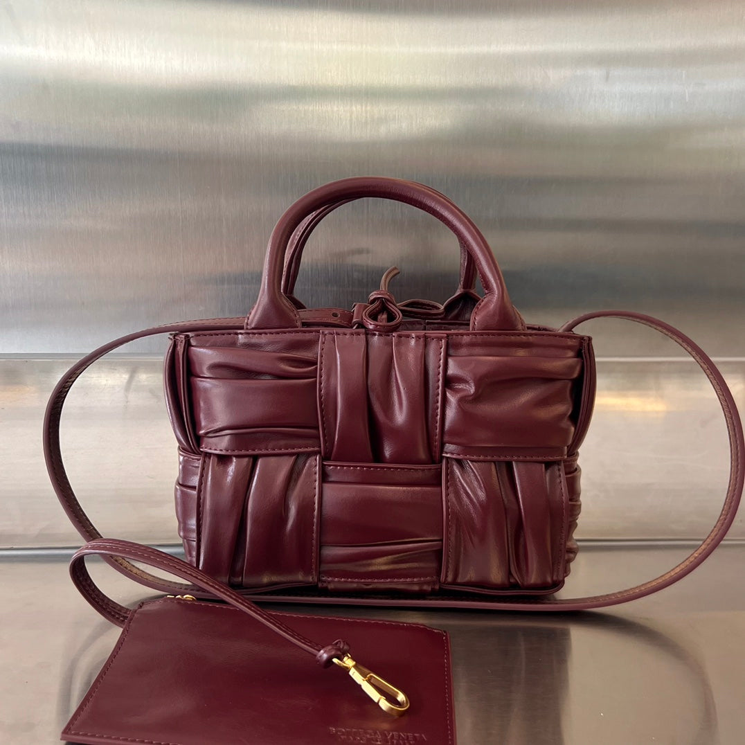 CANDY ARCO TOTE 20 IN WINE RED SOFT LAMBSKIN