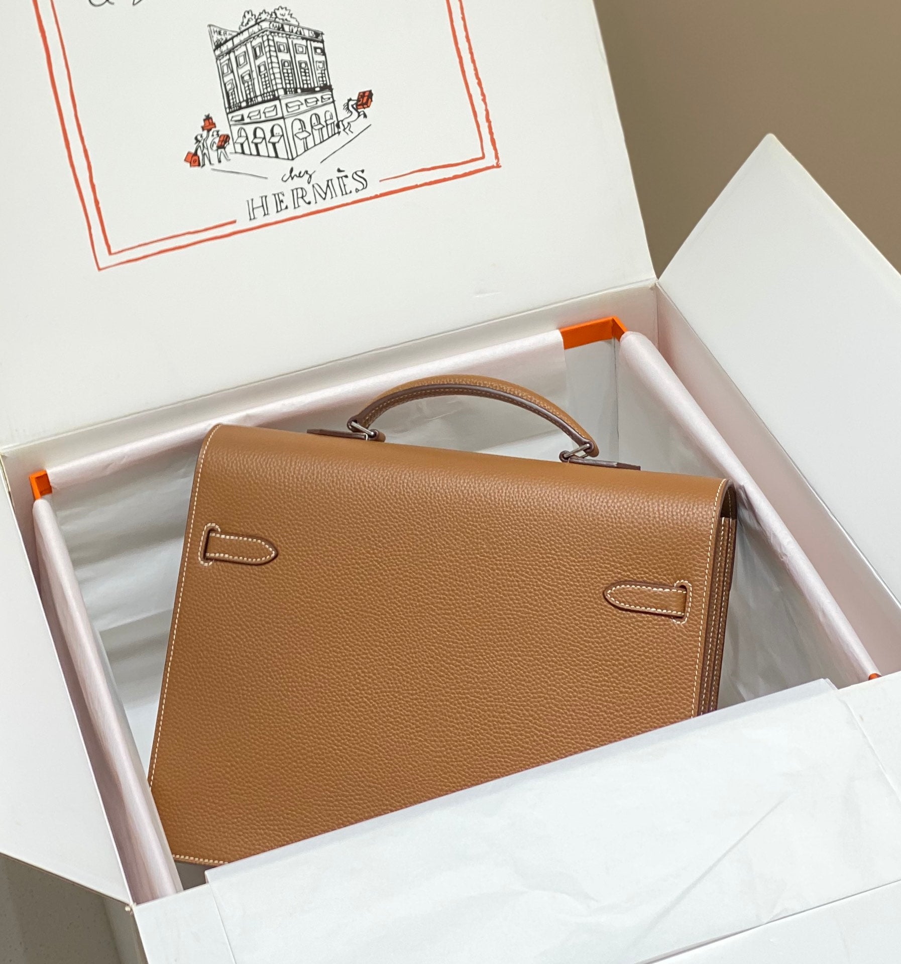 KELLY DEPECHES 34 BRIEFCASE IN GOLD TOGO CALFSKIN SILVER HARDWARE
