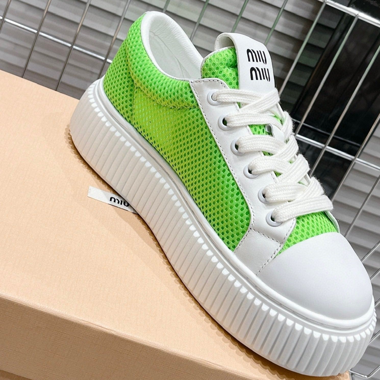 SNEAKERS THICK-SOLED SHAMROCK COLOR MESH COWHIDE