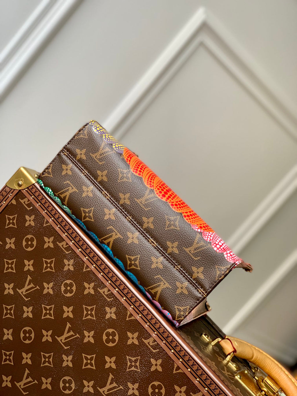 LV x YK ONTHEGO 25 IN BROWN MONOGRAM COATED CANVAS AND CALFSKIN PUMPKIN PATTERN