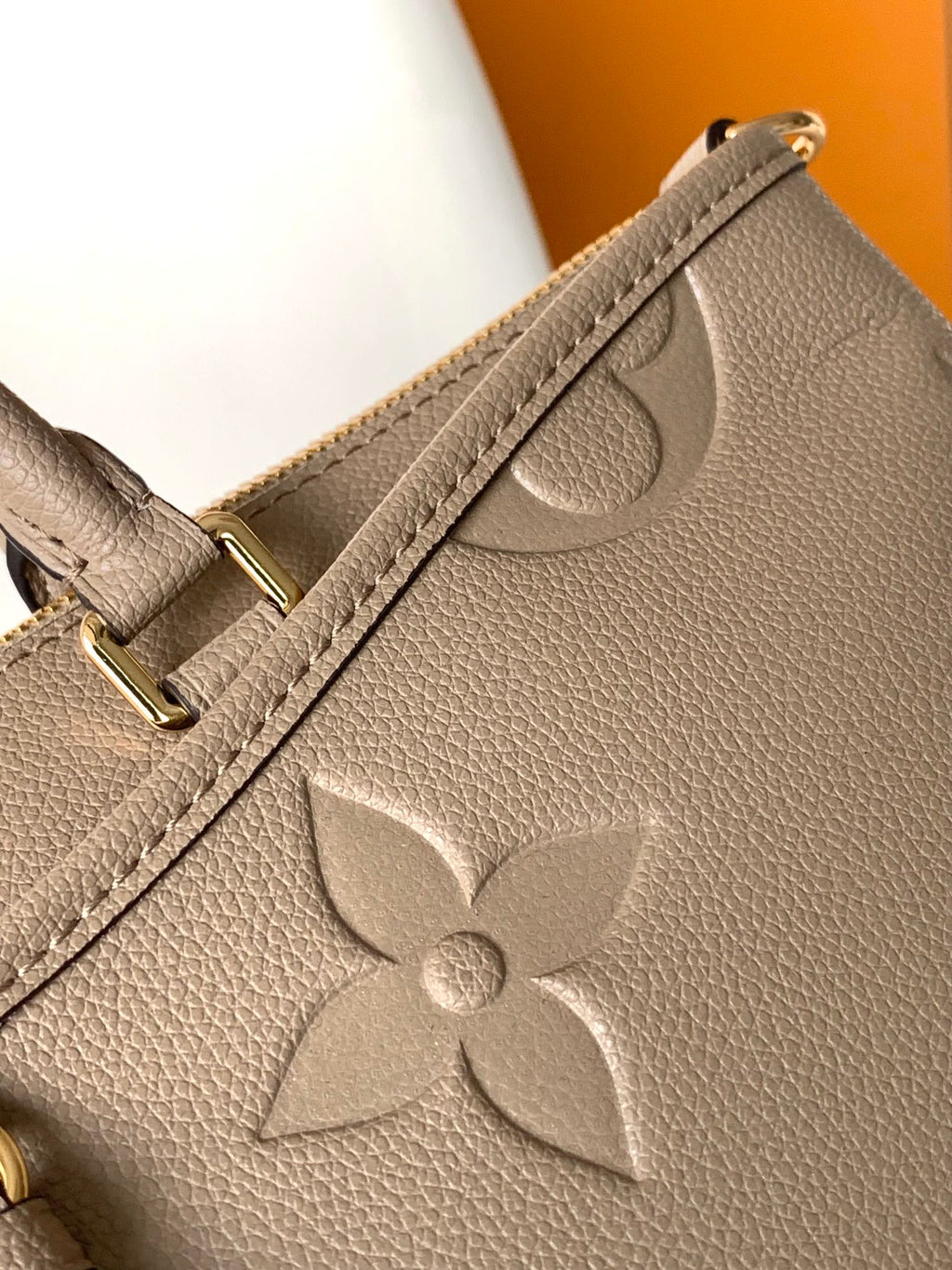 LV 25S TRIANON MM BAG 36 IN WARM TAUPE CALFSKIN GOLD HARDWARE