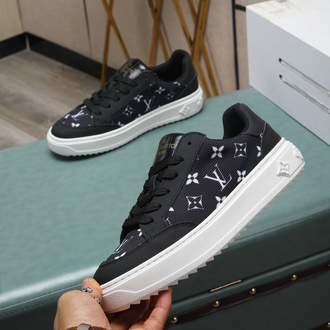 LV TRAINERS IN BLACK CALFSKIN AND MONOGRAM CANVAS