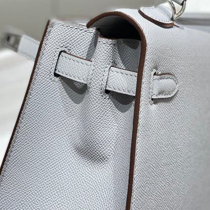 KELLY 25CM IN GRIS PERLE EPSOM CALFSKIN PALLADIUM HARDWARE