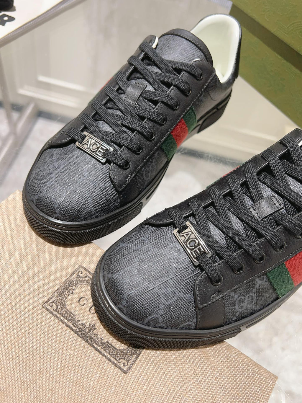 GG ACE GG SUPREME TRAINER BLACK CALFSKIN WITH PATTERNS