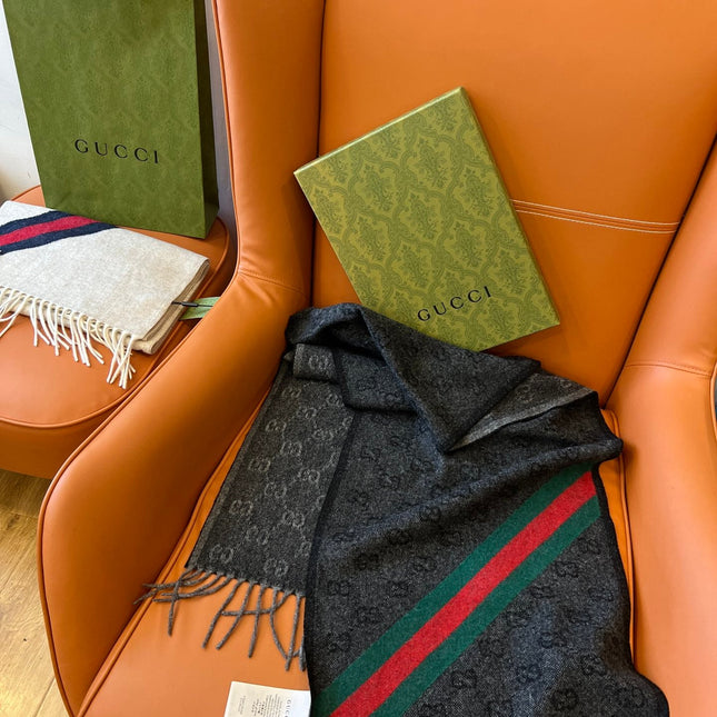 GUCCI 25S SCARF 190 IN WOOL 636371