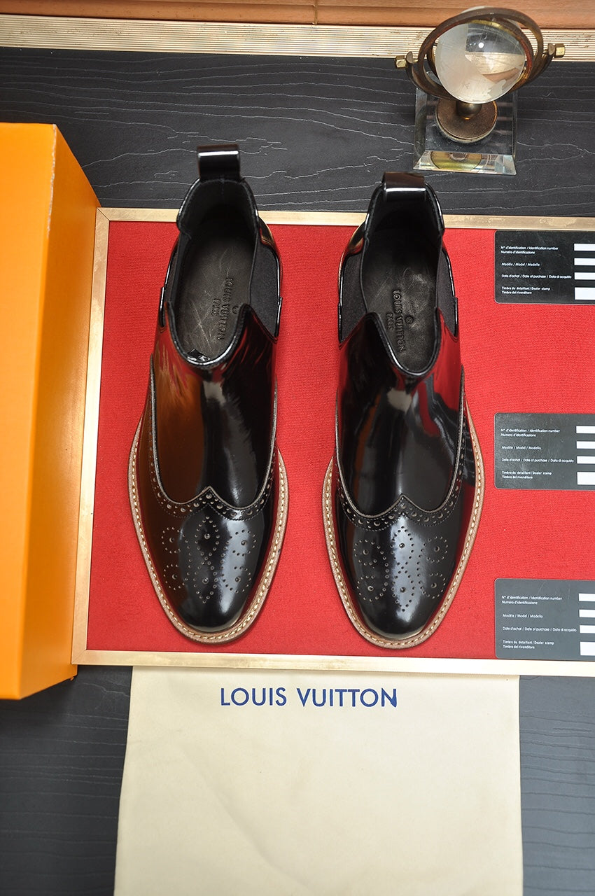 LV CHELSEA ANKLE BOOT IN BLACK CALFSKIN