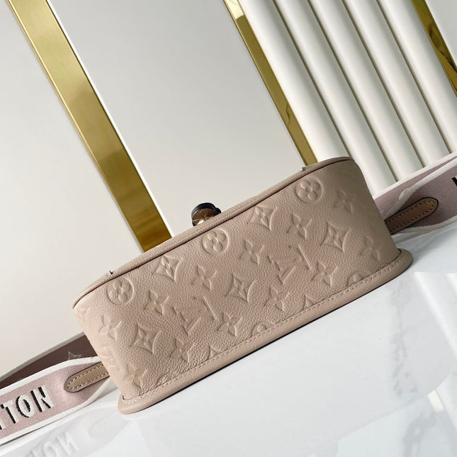 DIANE 23 IN TOURTERELLE WHITE MONOGRAM EMPREINTE LEATHER