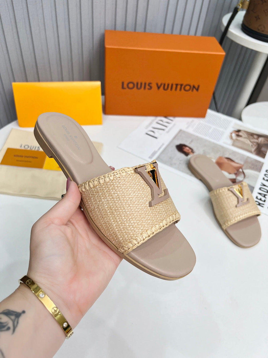 LV 26S FLAT SLIDES IN DARK BEIGE CALFSKIN AND RAFFIA