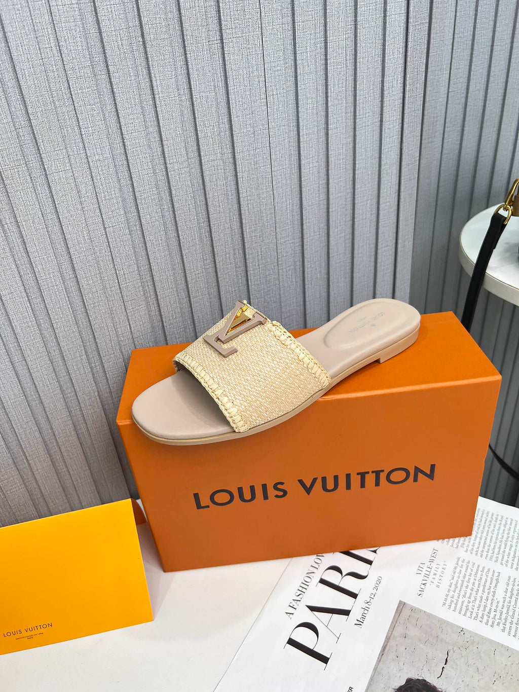LV 26S FLAT SLIDES IN DARK BEIGE CALFSKIN AND RAFFIA