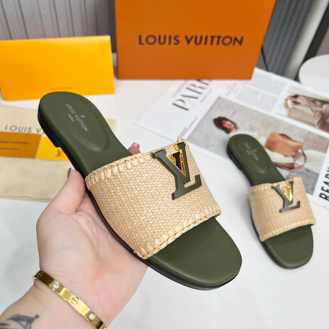 LV 26S FLAT SLIDES IN MOSS GREEN CALFSKIN AND BEIGE RAFFIA