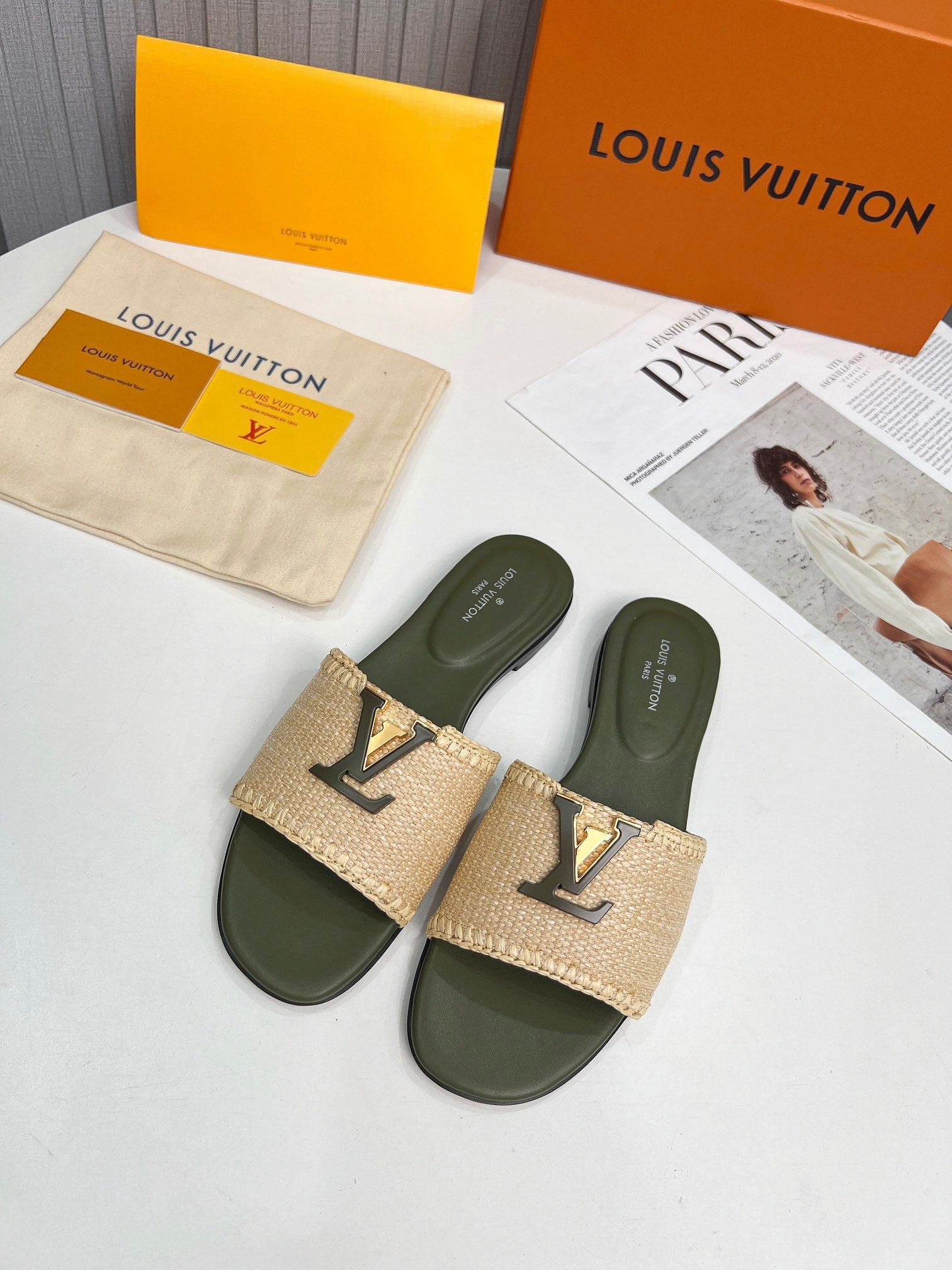 LV 26S FLAT SLIDES IN MOSS GREEN CALFSKIN AND BEIGE RAFFIA