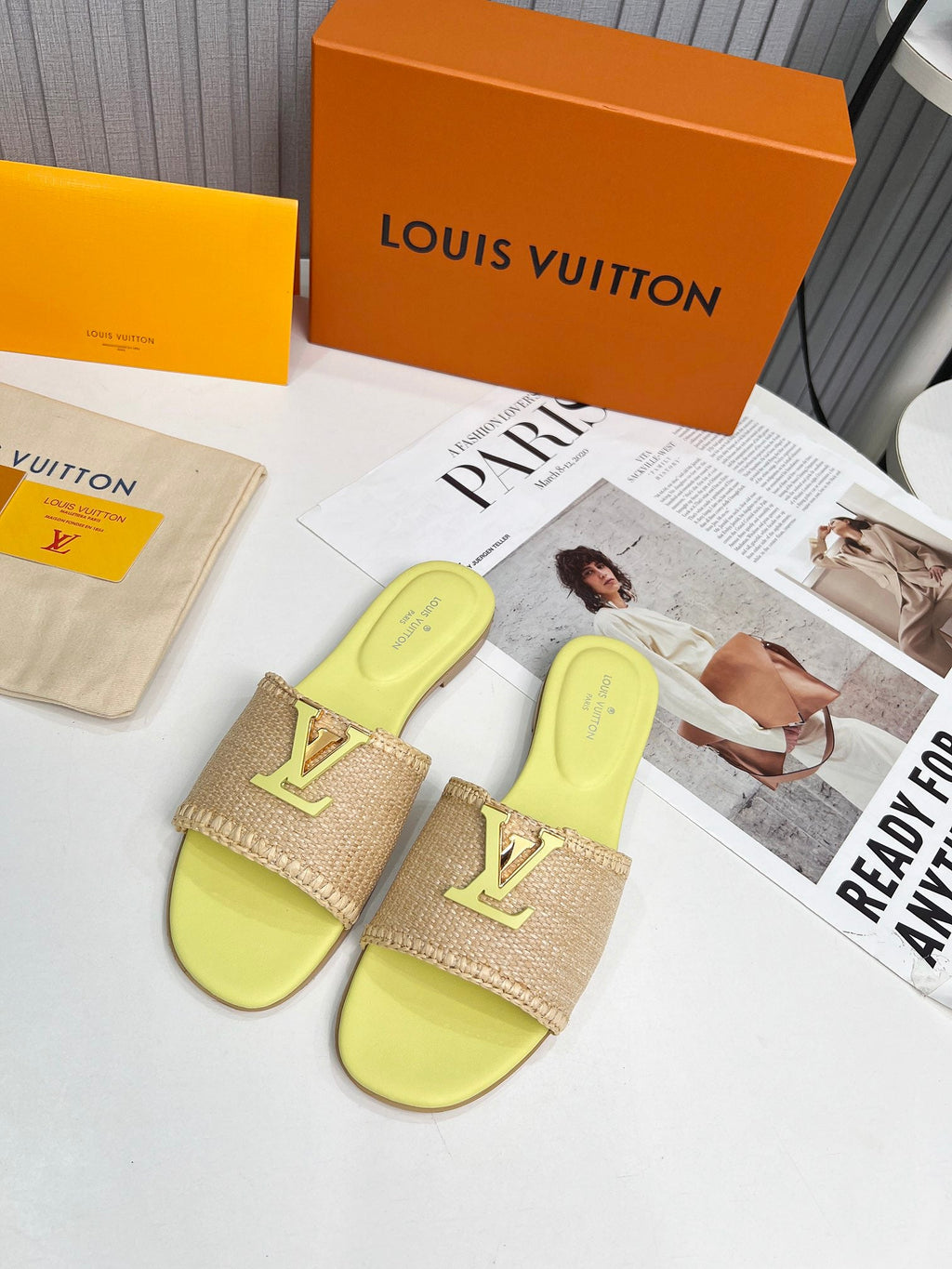LV 26S FLAT SLIDES IN LIGHT YELLOW CALFSKIN AND BEIGE RAFFIA