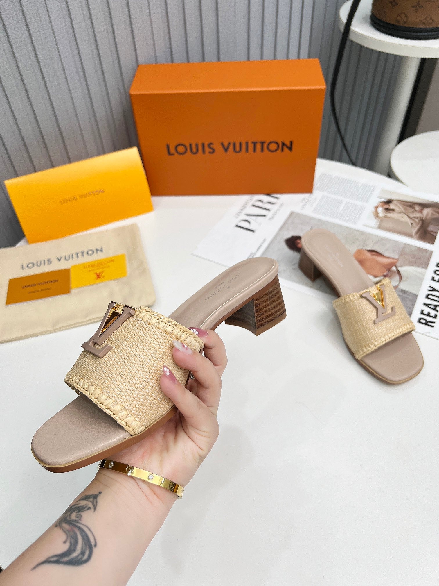 LV 26S CAPRI HIGH-HEELED MULES IN DARK BEIGE CALFSKIN AND RAFFIA