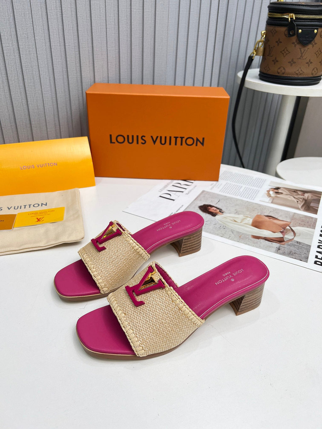 LV 26S CAPRI HIGH-HEELED MULES IN PINK CALFSKIN AND BEIGE RAFFIA