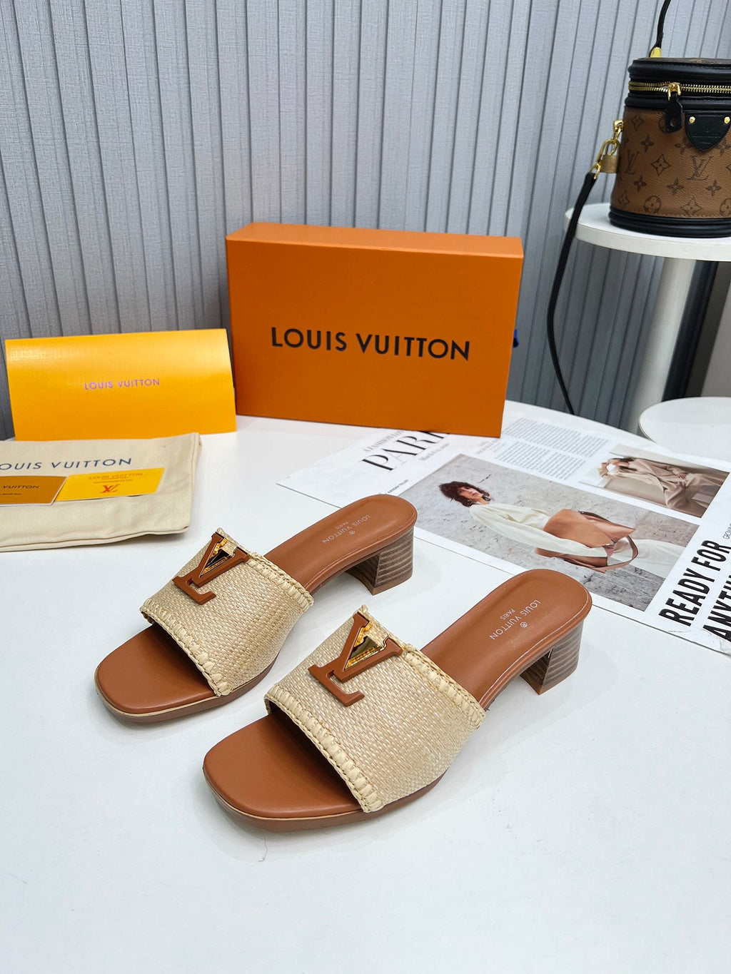 LV 26S CAPRI HIGH-HEELED MULES IN BROWN CALFSKIN AND BEIGE RAFFIA