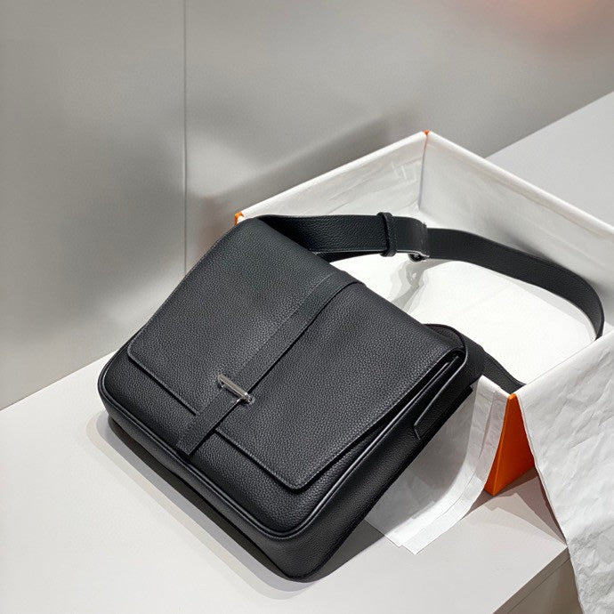 STEVE LIGHT JUNIOR MESSENGER BAG 27 IN BLACK TOGO CALFSKIN