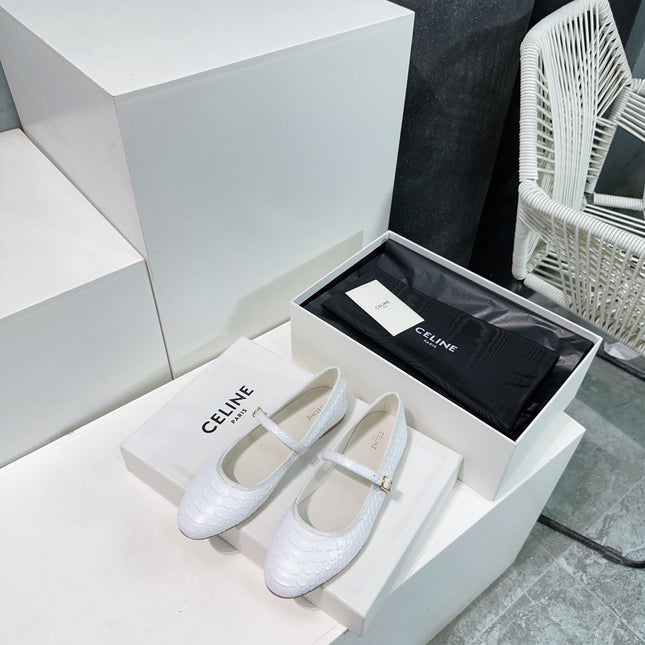 BALLET FLAT IN WHITE EMBOSSED CALFSKIN