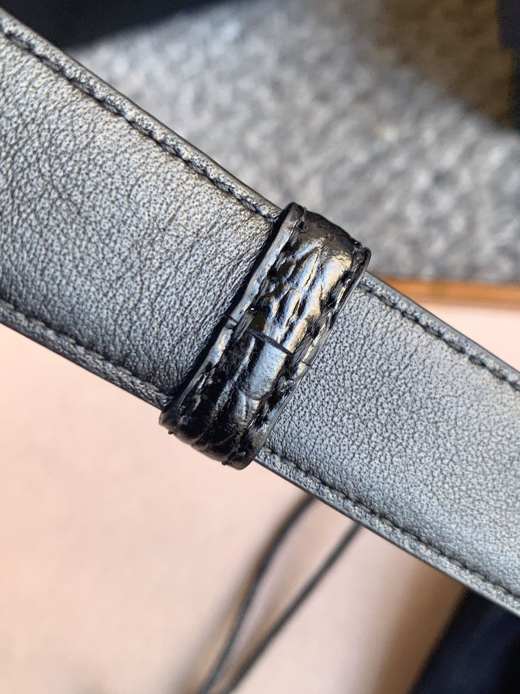 YSL 25S BELT 24 MM IN BLACK EMBOSSED CALFSKIN STYLE 3 529685