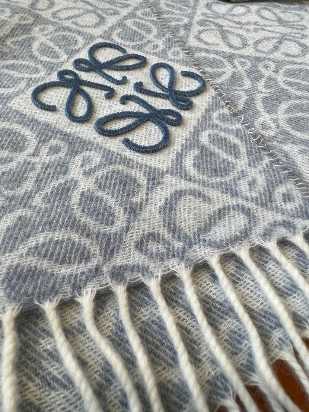 LOEWE 25S SCARF 180 IN WOOL CASHMERE 852841