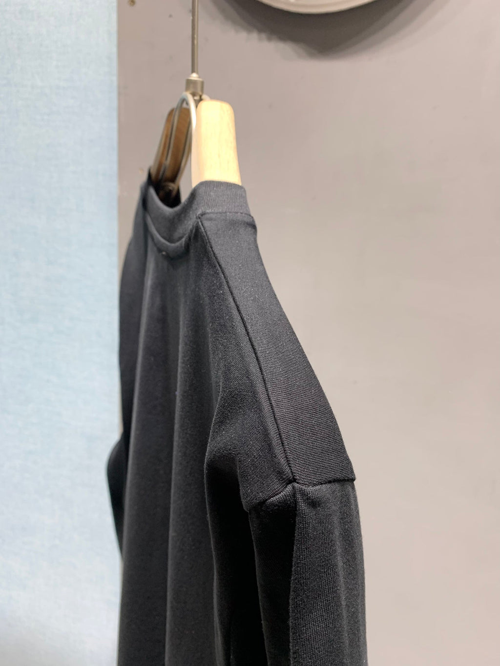 LORO PIANA 26S EMBROIDERED T-SHIRT 746