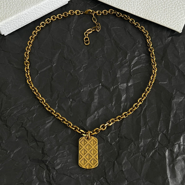CD 26S DIOR OBLIQUE ENGRAVED TAG PENDANT NECKLACE IN GOLD METAL