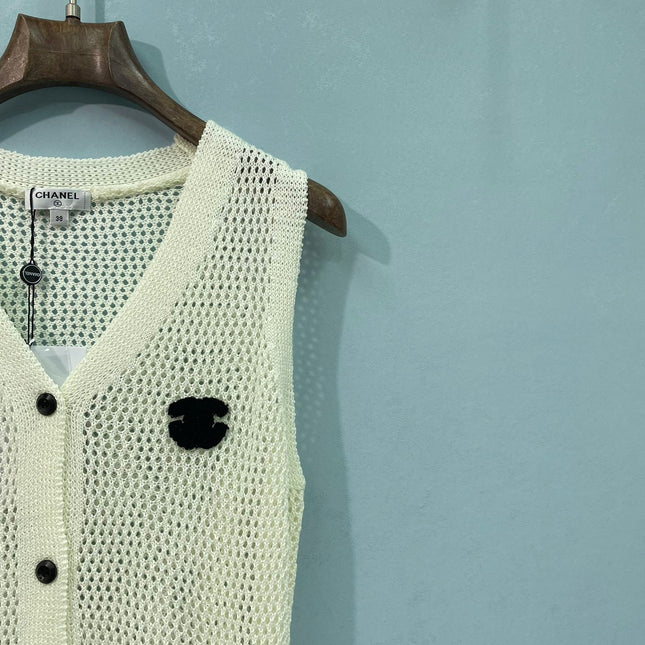 CHANEL 26S SLEEVELESS SWEATER STYLE 1055
