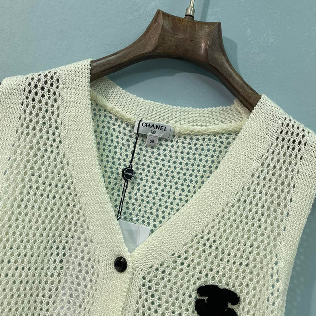 CHANEL 26S SLEEVELESS SWEATER STYLE 1055