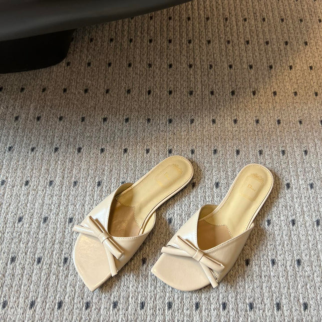 DIOR 26S OBLIQUE BOW MULE IN BEIGE CALFSKIN
