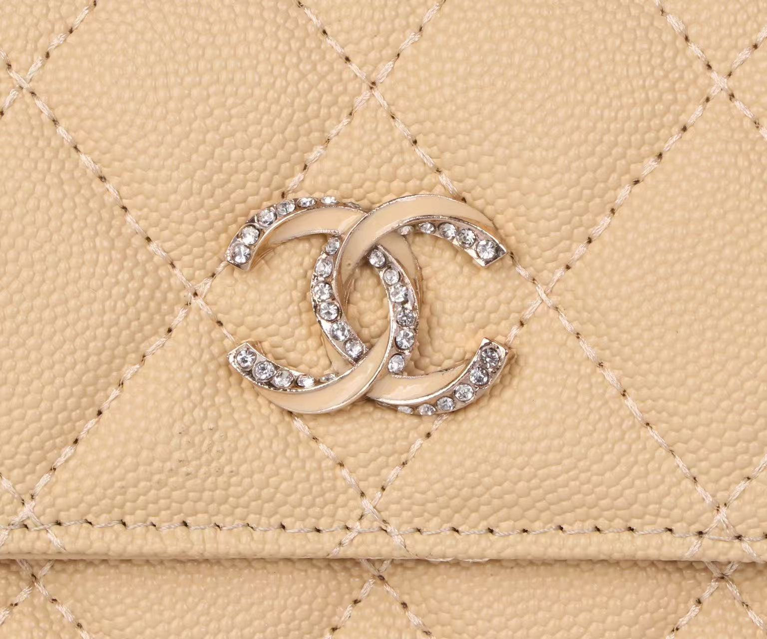 CHANEL FLAP CARD HOLDER IN BEIGE CAVIAR CALFSKIN WITH CRYSTAL EMBOSSED LOGO