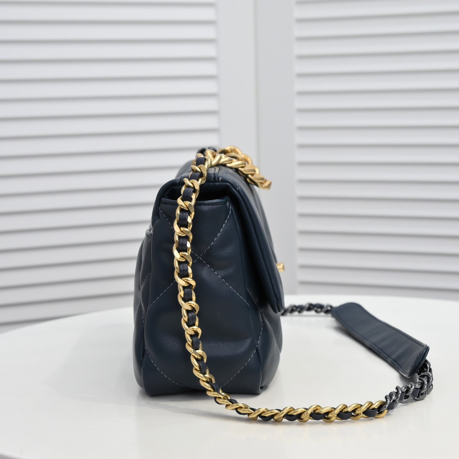 19 FLAP BAG 26CM 9010 NAVY SMALL